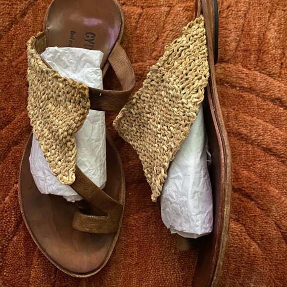 Cydwoq Leather/Suede Sandal Unique Boho - Picture 7 of 7